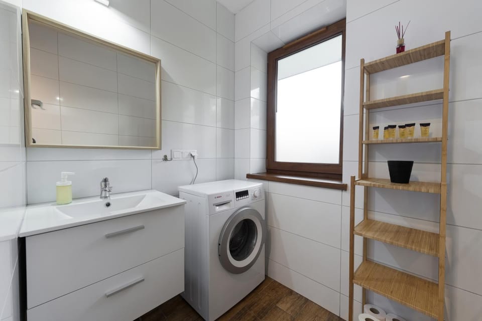 Bathroom, washing machine