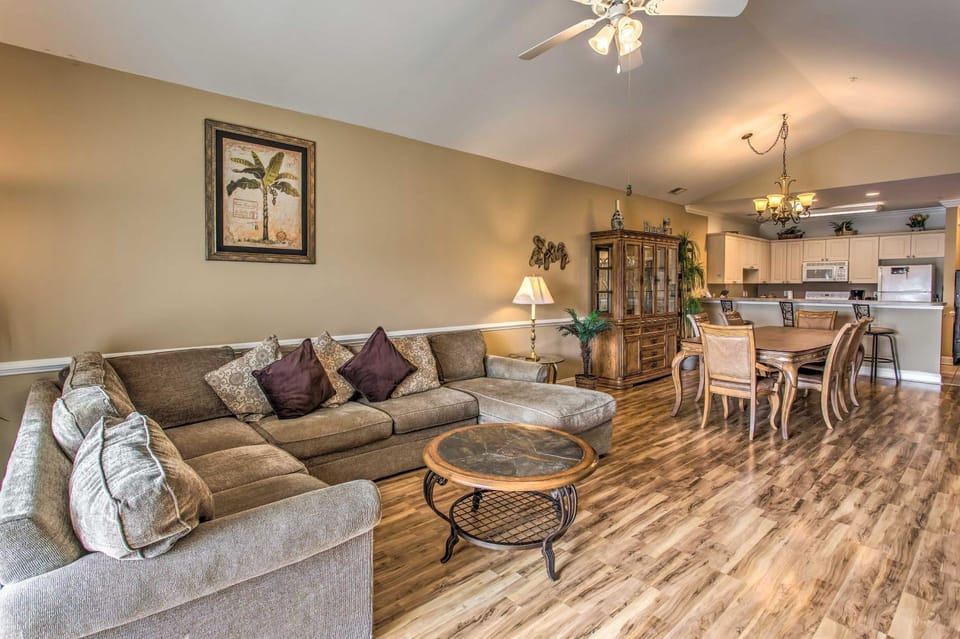 3 Mi to Beach & Golf: Resort Condo in Myrtle Beach House in Myrtle Beach