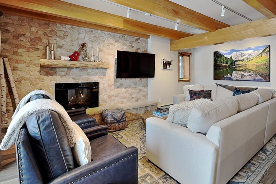 Timberline Condominiums 3 Bedroom Premier Unit B1A House in Snowmass Village