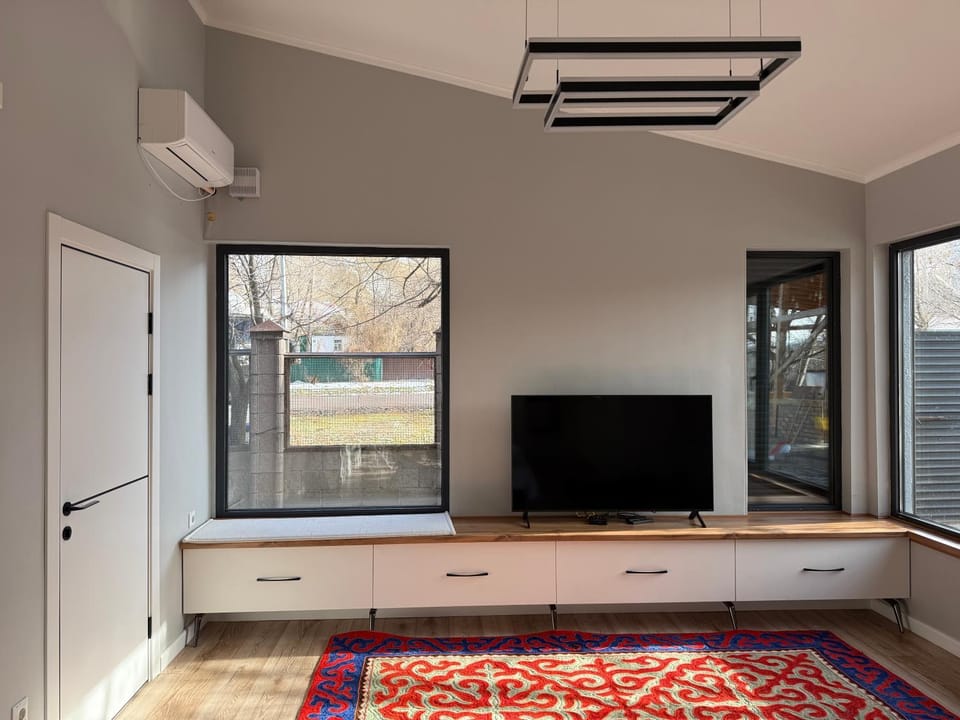 Communal lounge/ TV room, TV and multimedia, Evening entertainment, air conditioner