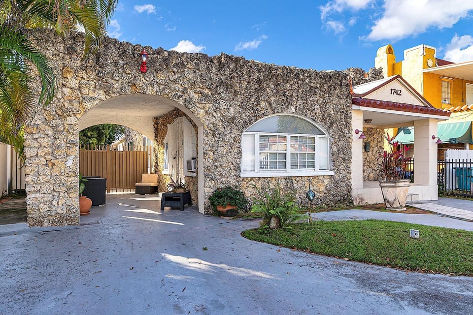 Coral Suite close to Little Havana Vacation rental in Coral Gables