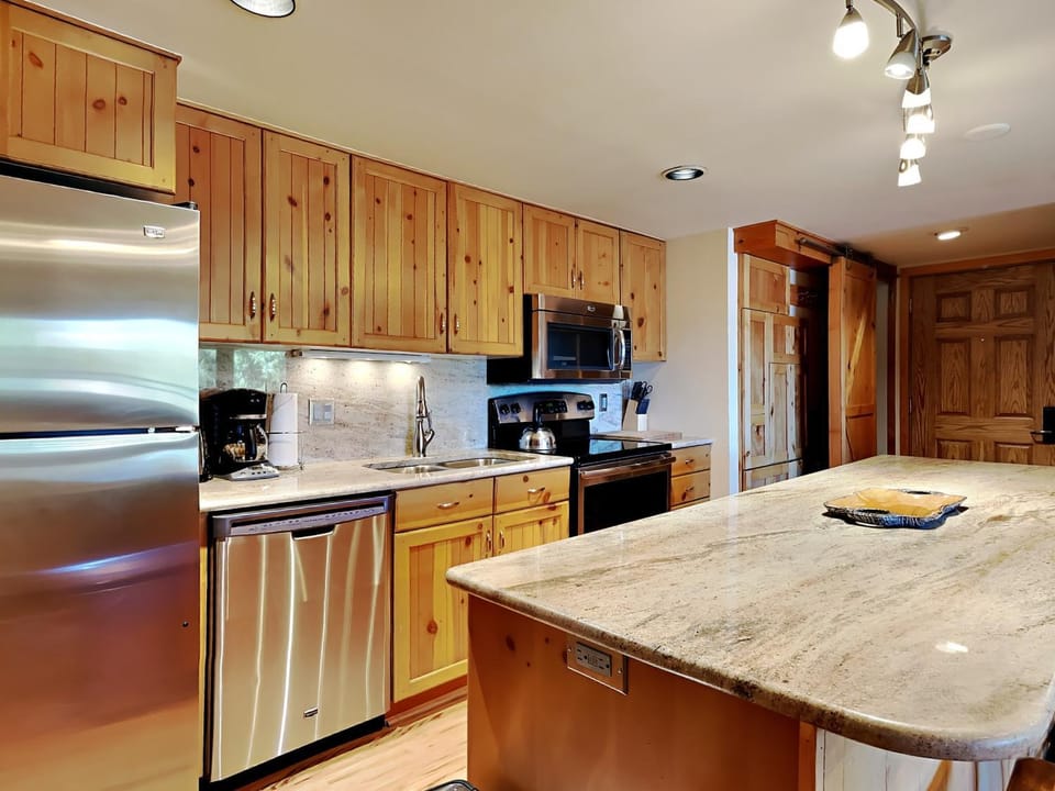 Timberline Condominiums 2 Bedroom plus Loft 3 Bath Deluxe Unit C3D House in Snowmass Village
