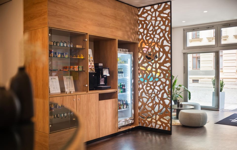 Restaurant/places to eat, Lobby or reception, Food and drinks