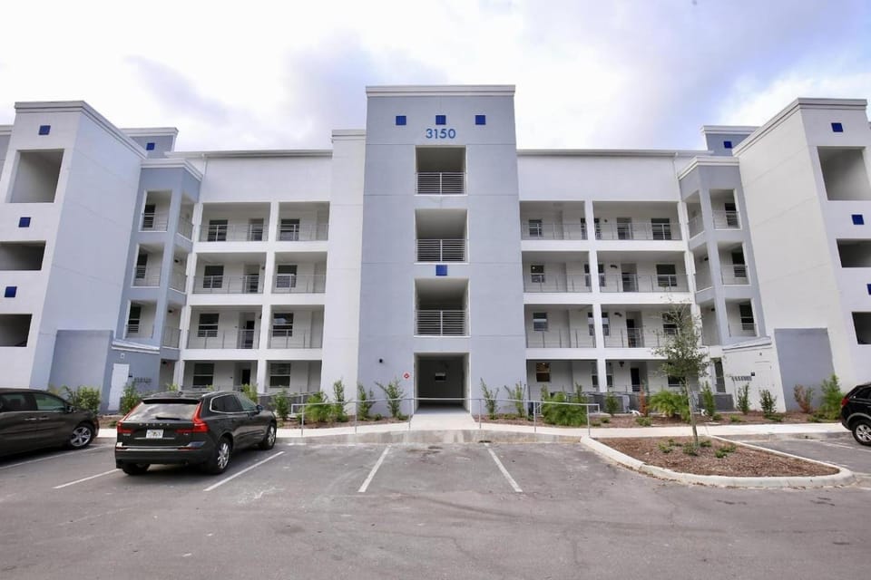 High end apartment in luxurious Storey Lake community Next to Disney! Apartment in Kissimmee