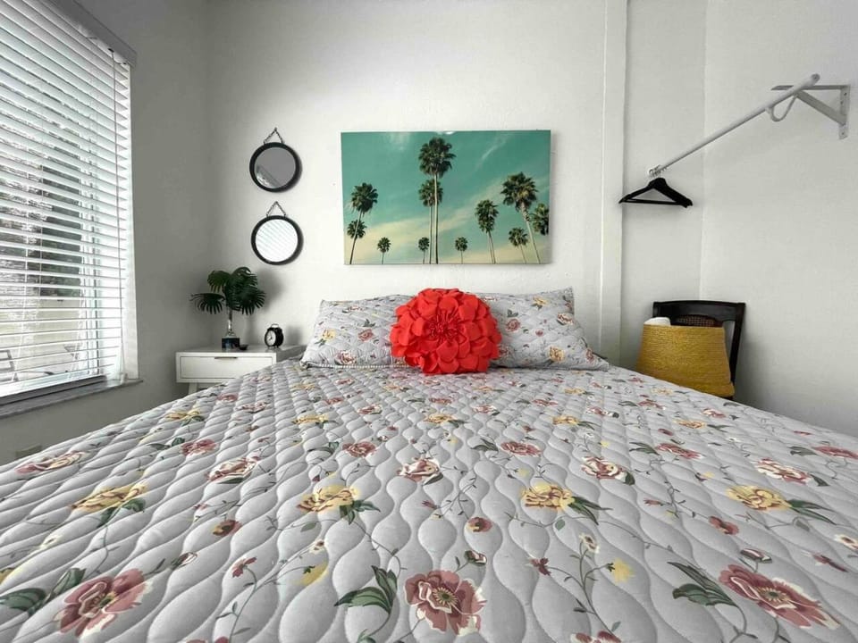 Stay Near Miami's Cultural Heart With Wifi Vacation rental in Coral Gables