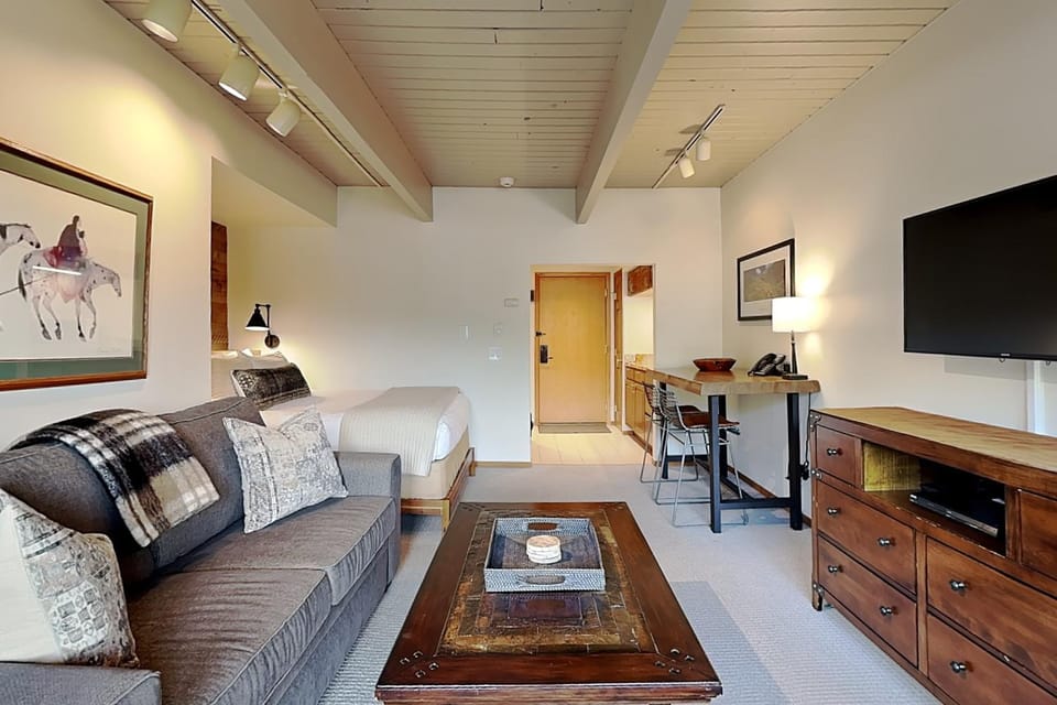 Timberline Condominiums Studio Deluxe Unit 214 House in Snowmass Village