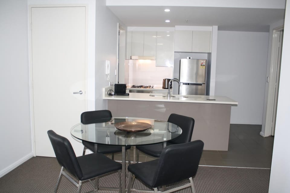 North Sydney Wyndel Apartments-MIL1005 Apartment in Sydney