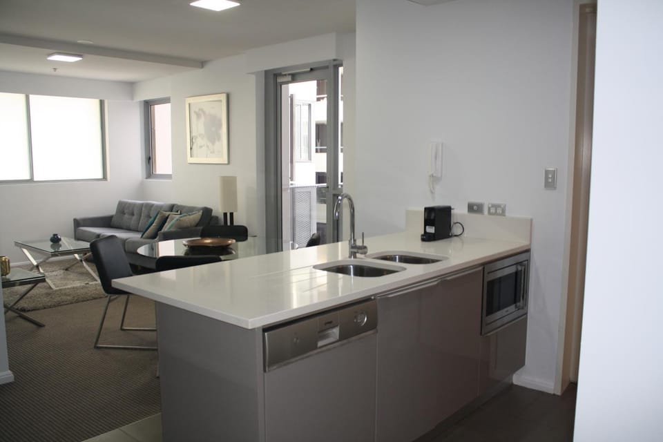 North Sydney Wyndel Apartments-MIL1005 Apartment in Sydney