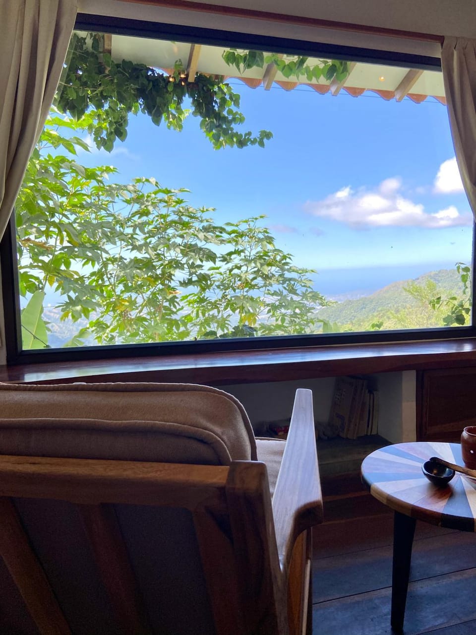 Mountain view, Sea view