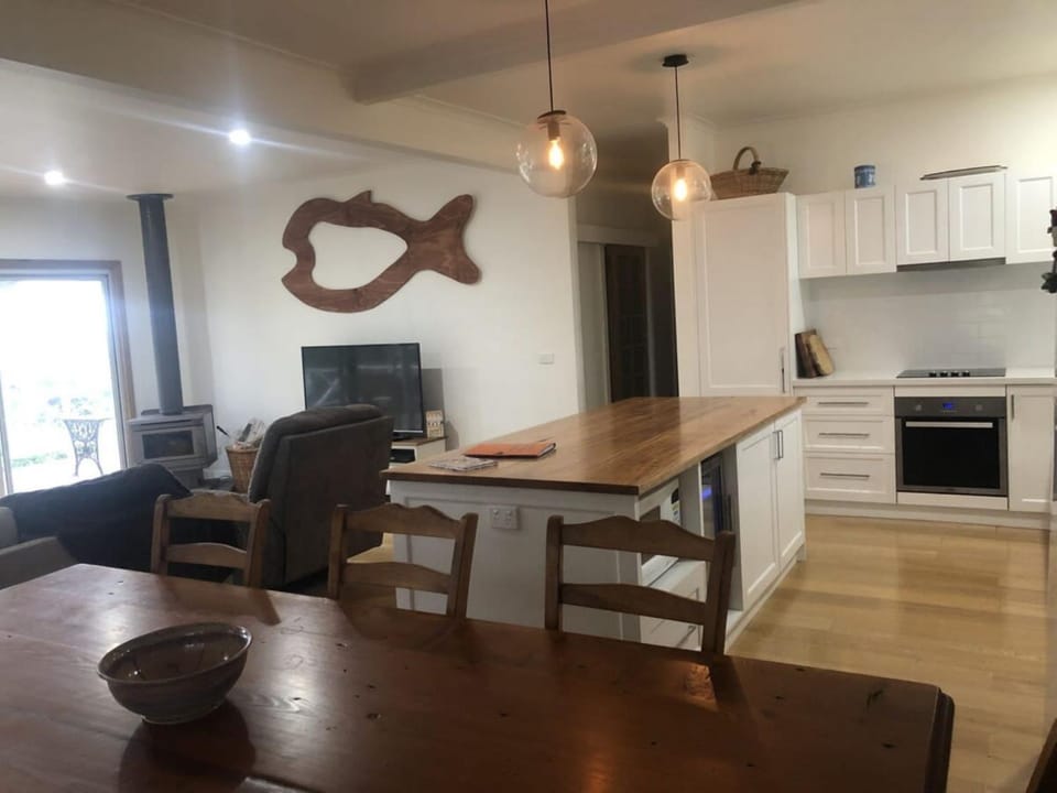 Mataluka at Fish Creek Stay 3 Pay 2 Winter Special House in Fish Creek