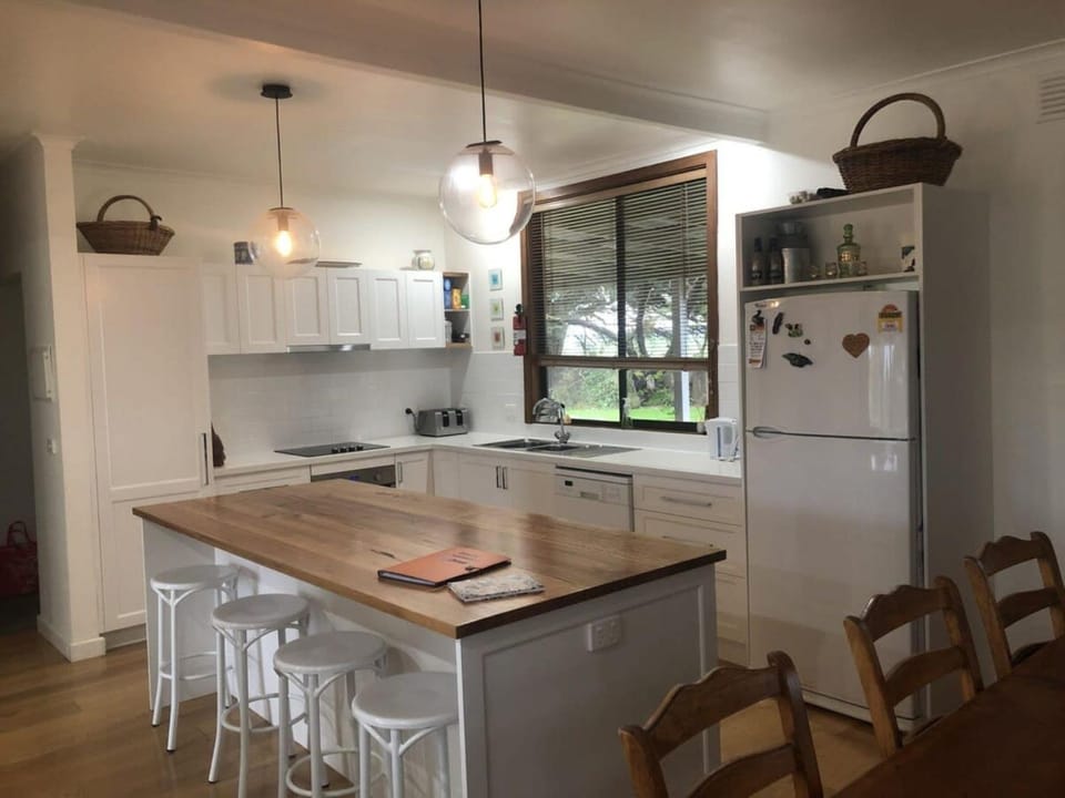 Mataluka at Fish Creek Stay 3 Pay 2 Winter Special House in Fish Creek