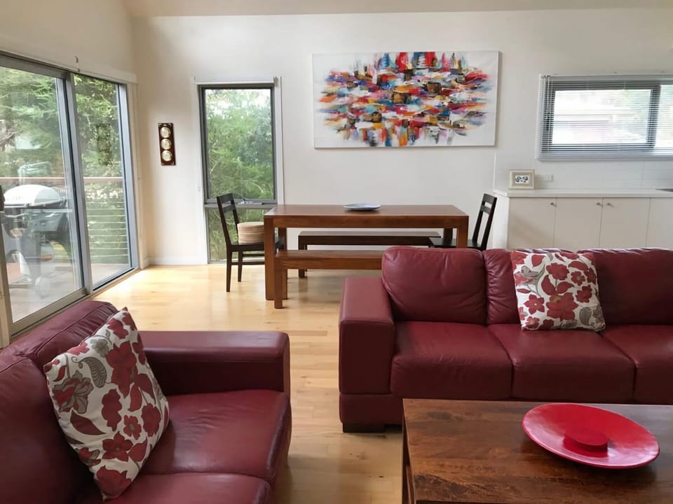 10 Anderson Avenue Sandy Point Stay 3 Pay 2 Winter Special House in Sandy Point