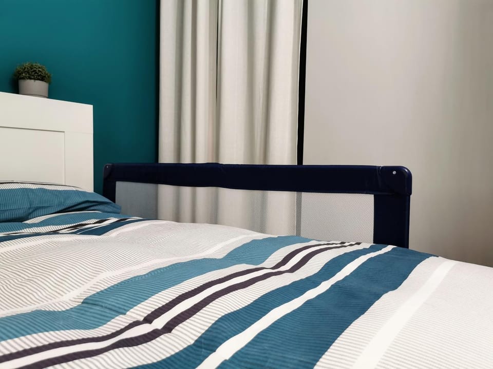 Bed, Bedroom, young children, cot