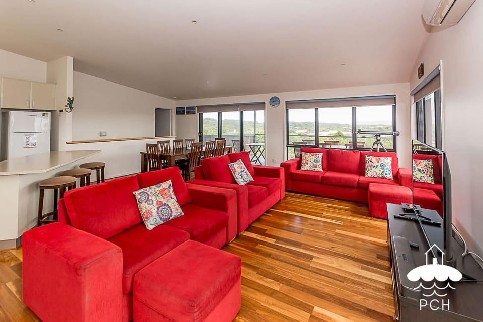 37 Oceanview Pde Stay 3 Pay 2 Winter Special House in Sandy Point