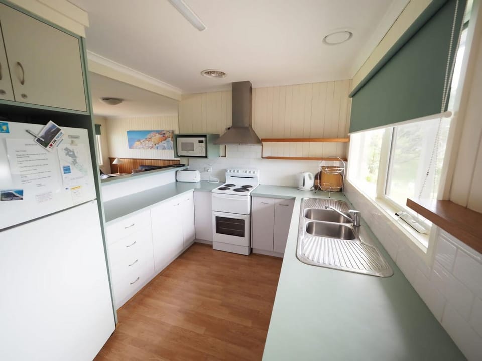 27 Beach Parade Sandy Point Stay 3 Pay 2 Winter Special House in Sandy Point