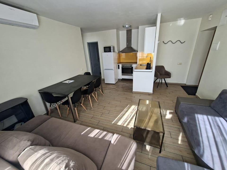 Living room, Seating area, Dining area, air conditioner
