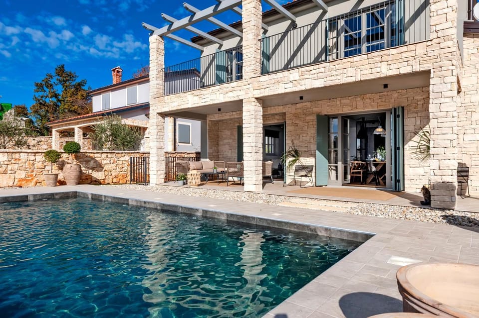 Property building, Swimming pool