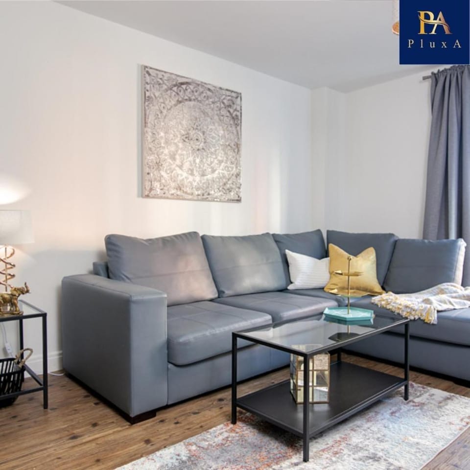 Peaceful Serviced Apartment - Pluxa The Zen Apartment in Birmingham