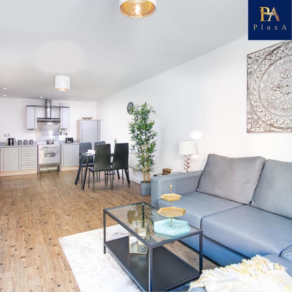 Peaceful Serviced Apartment - Pluxa The Zen Apartment in Birmingham