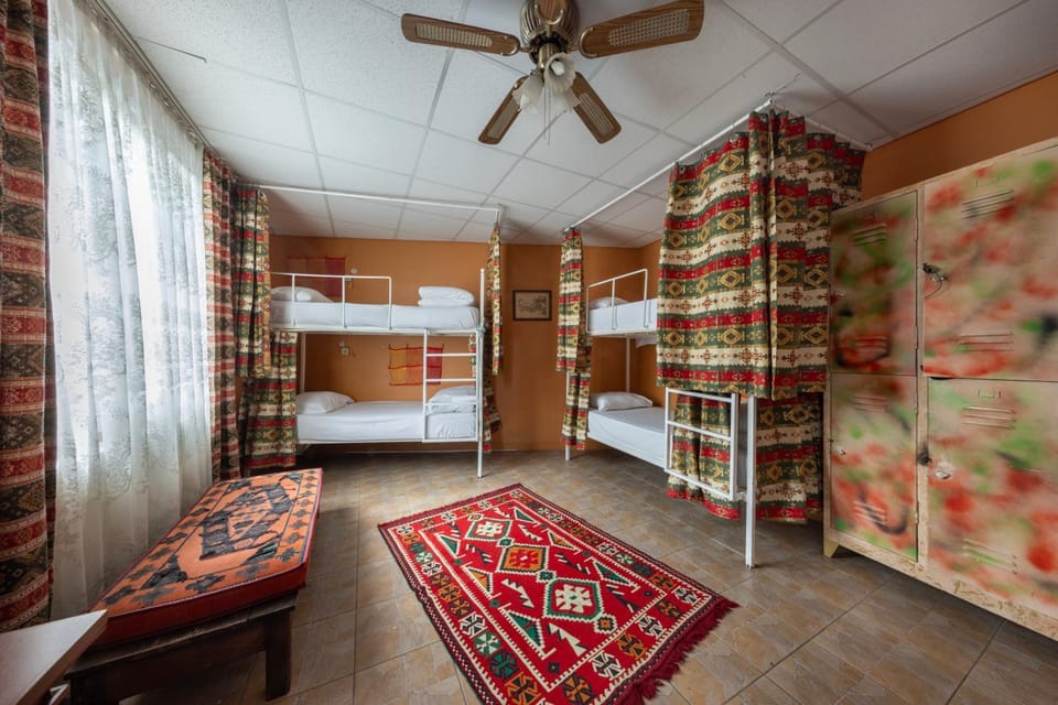 Bed, Photo of the whole room, Bedroom, bunk bed, fireplace