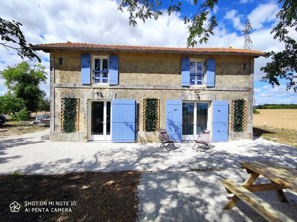 GITE DE MONTRANCON House in Nouvelle-Aquitaine