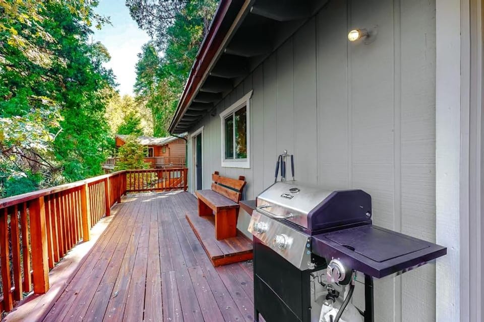 Sky High Cabin Cabin in Crestline