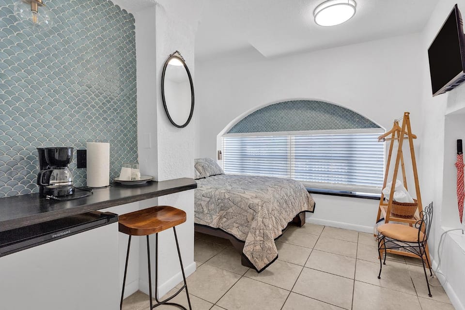 Private Studio in Little Havana Bed and Breakfast in Coral Gables