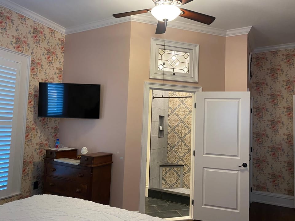 Belle Louise Historic Bed & Breakfast Bed and Breakfast in Paducah