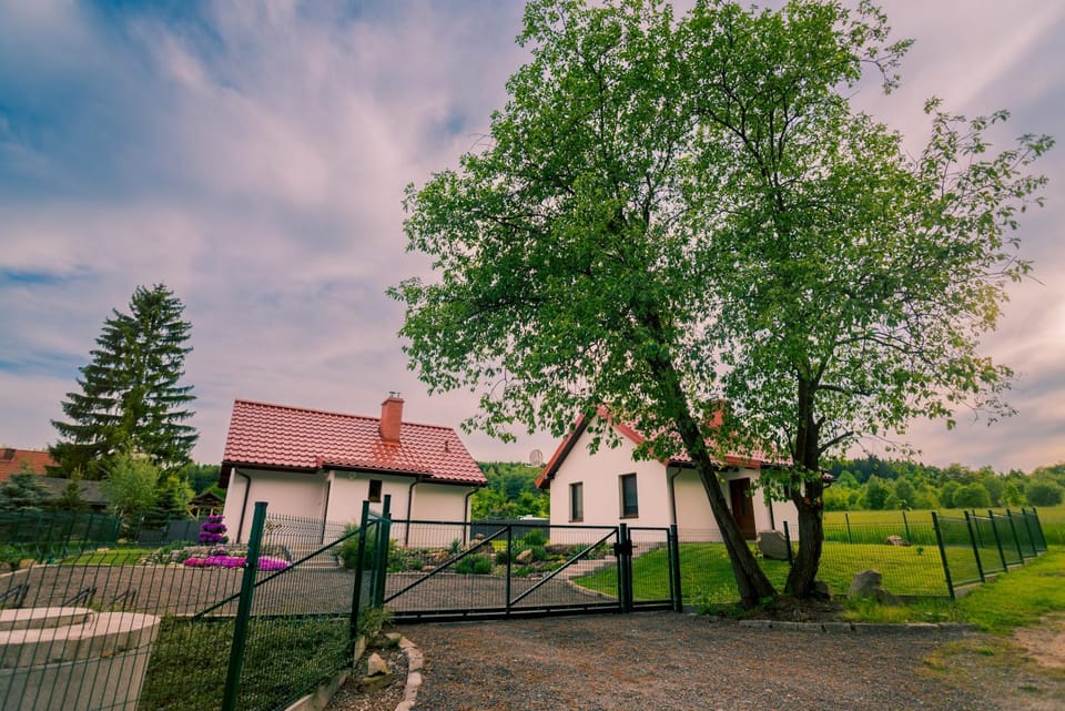 Między ciszą a ciszą - domki całoroczne House in Lower Silesian Voivodeship