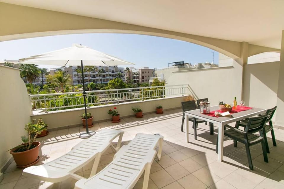 Apartamento San Remo Soleado Apartment in Palm-Mar