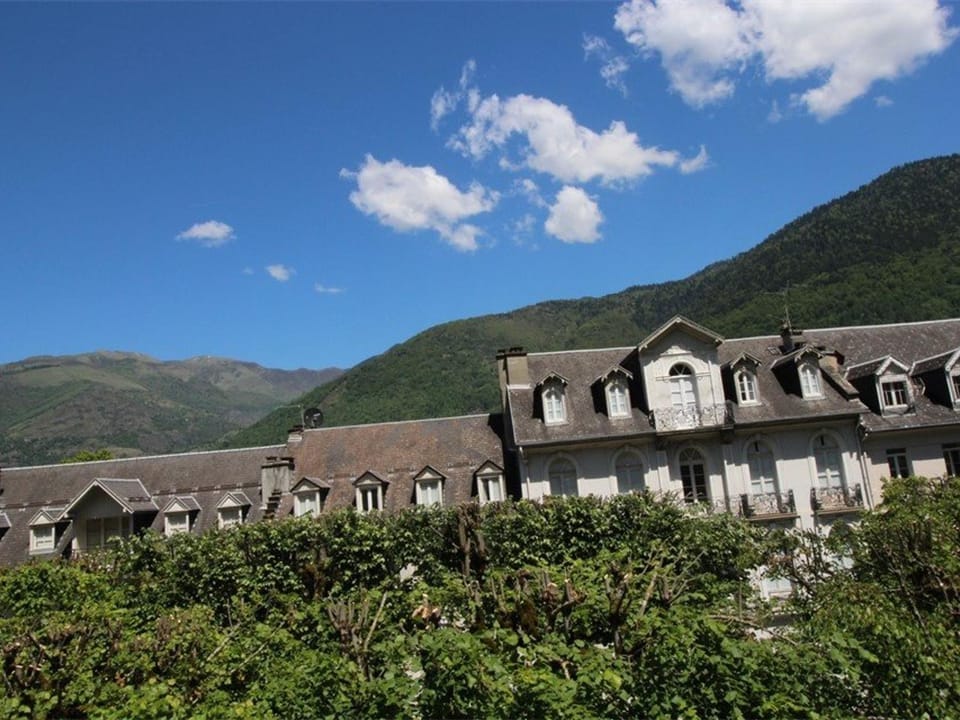Studio Central 2 Pers, Parking, Proche Thermes & Commerces - FR-1-313-156 Apartment in Catalonia