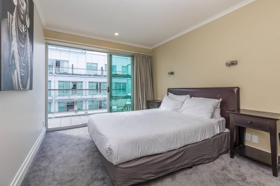 QV Stays Waterfront Suite with Views to Amaze Apartment in Auckland