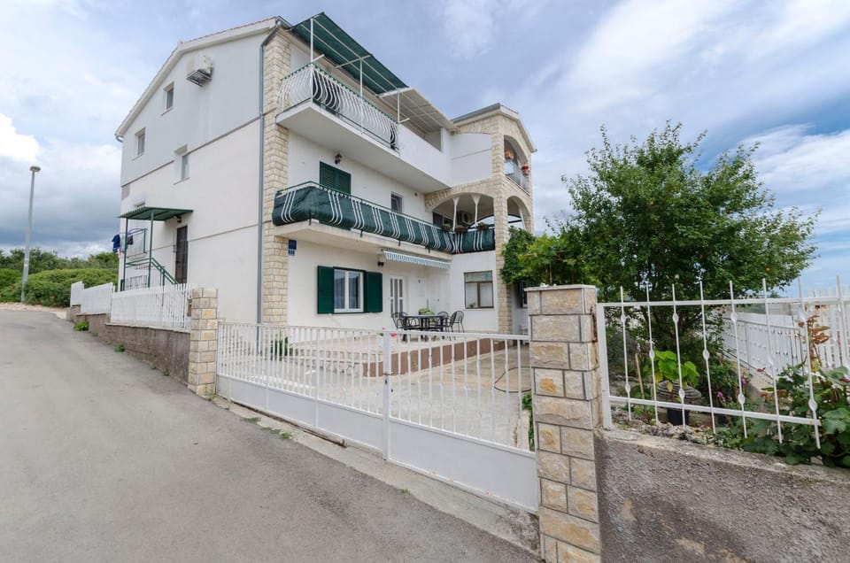 Property building, Facade/entrance