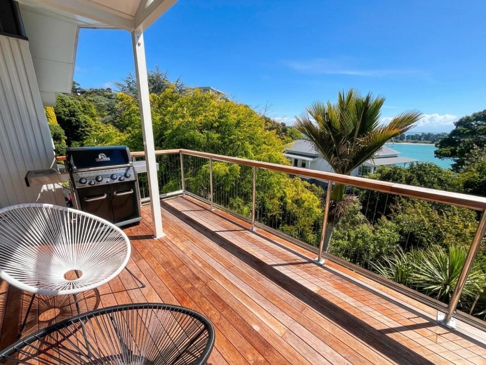 Kimberley Three - Nelson Waterfront Penthouse Apartment in Nelson