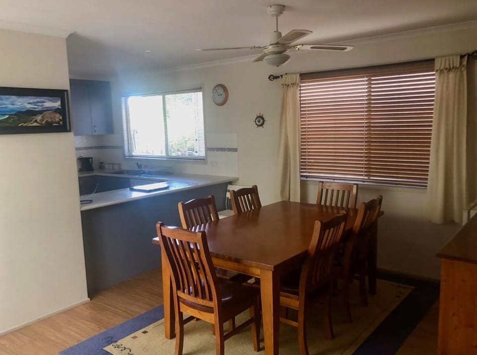 1 Tecoma Ave Stay 3 Pay 2 Winter Special House in Sandy Point