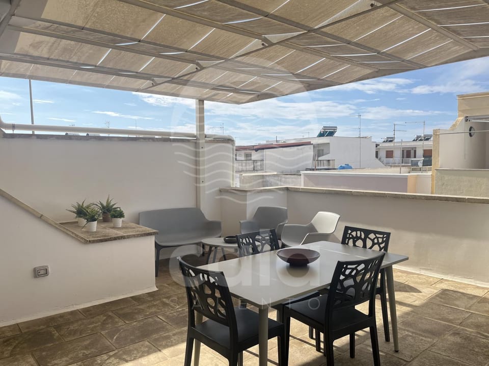View (from property/room), Balcony/Terrace, Dining area