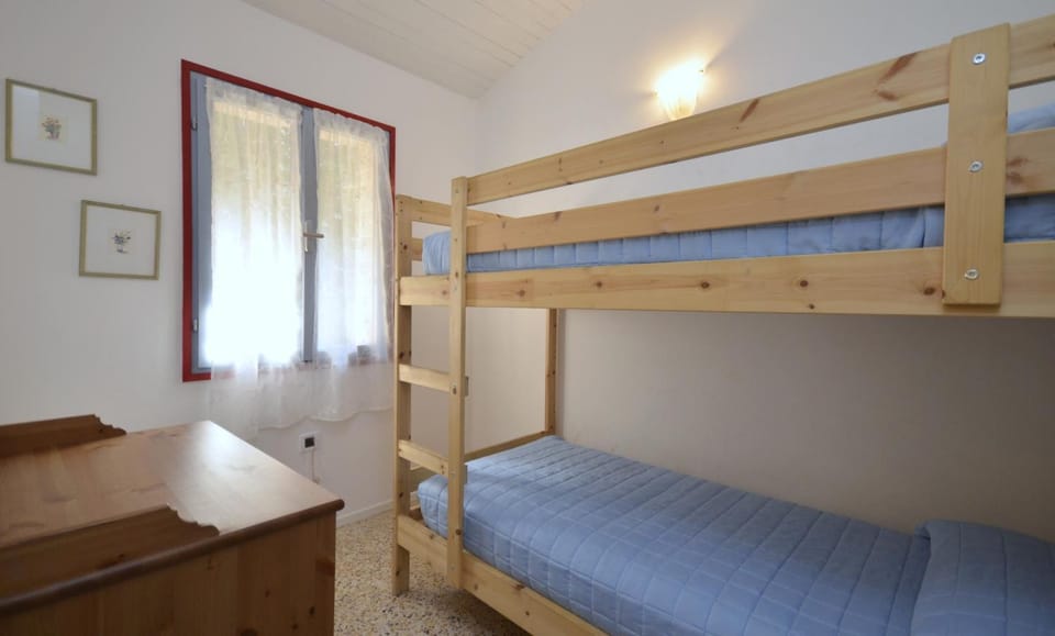bunk bed