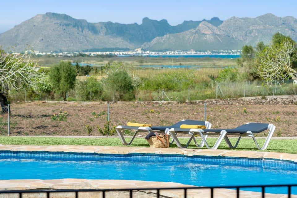 View (from property/room), Garden view, Mountain view, Pool view, Sea view
