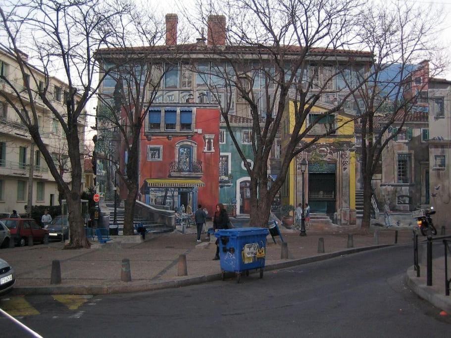 Nearby landmark, Neighbourhood