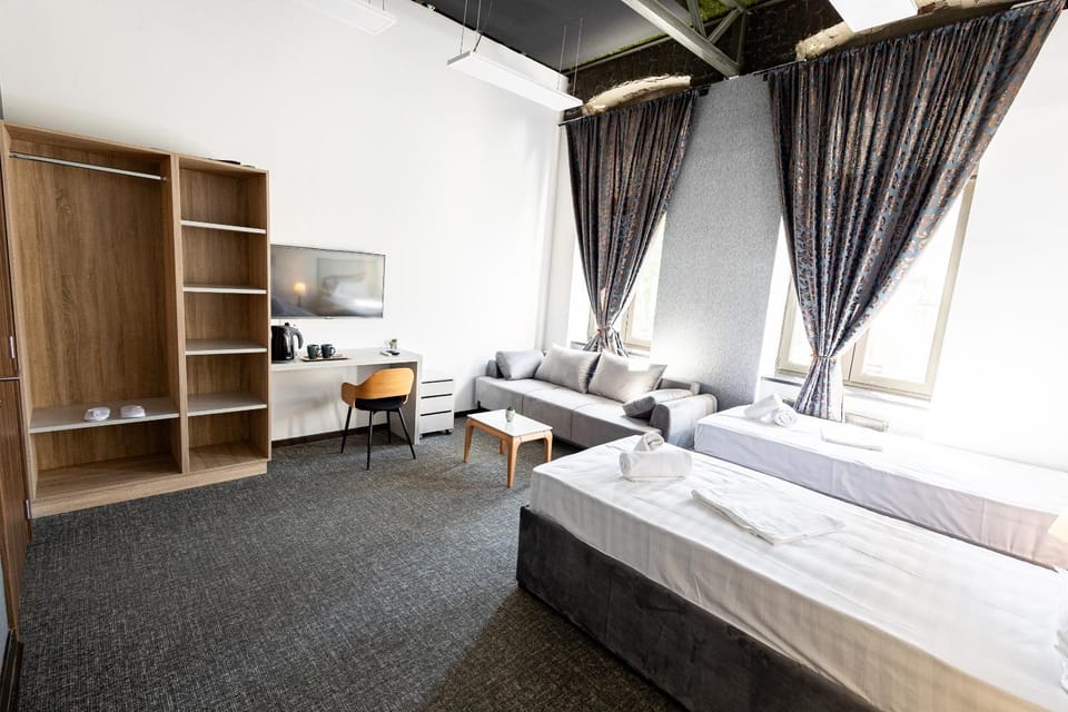 Bed, TV and multimedia, Photo of the whole room, Seating area