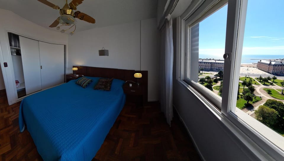Bed, Photo of the whole room, City view, Sea view