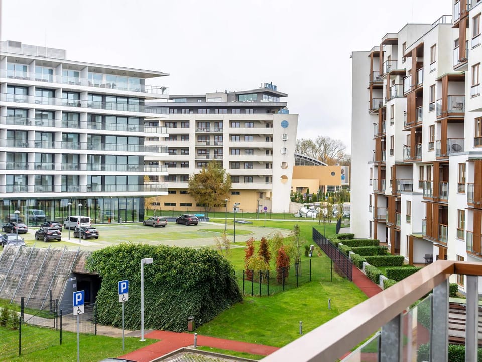 Property building, Neighbourhood, Garden view
