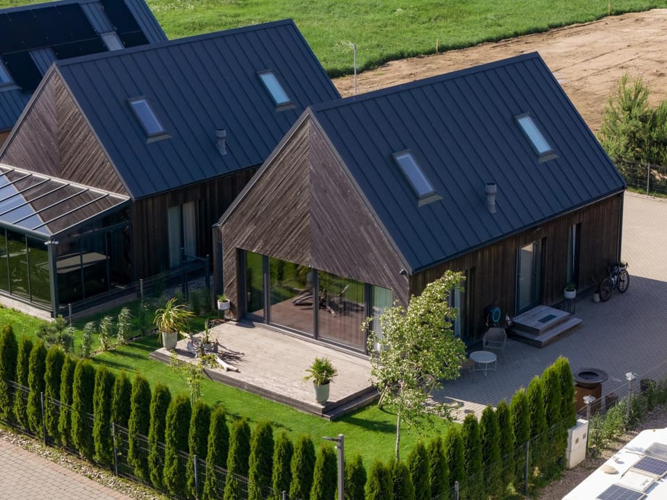 Property building, Day, Garden, Garden view