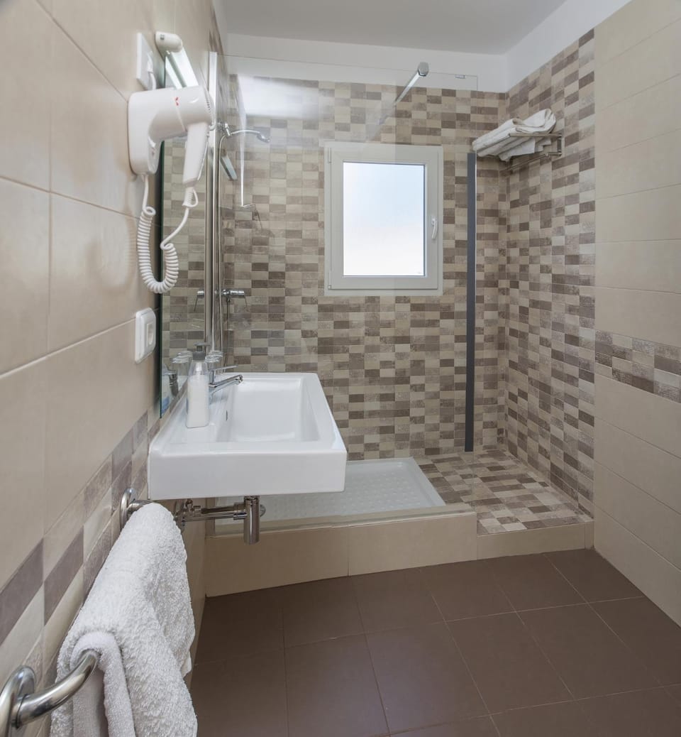 Day, Bathroom