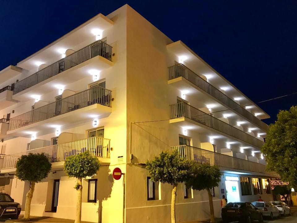 Hostal Cervantes Bed and Breakfast in Sant Antoni Portmany