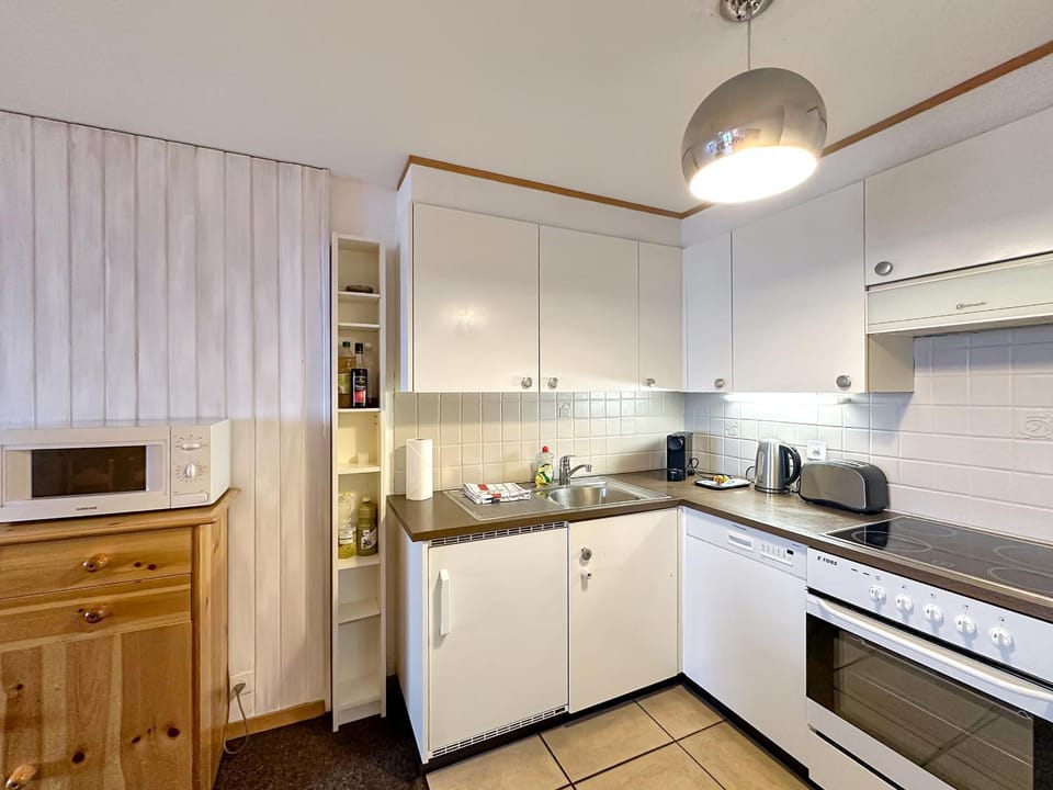 Kitchen or kitchenette
