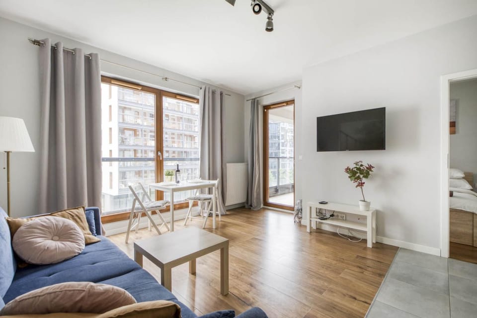 TV and multimedia, Living room, Seating area, Evening entertainment