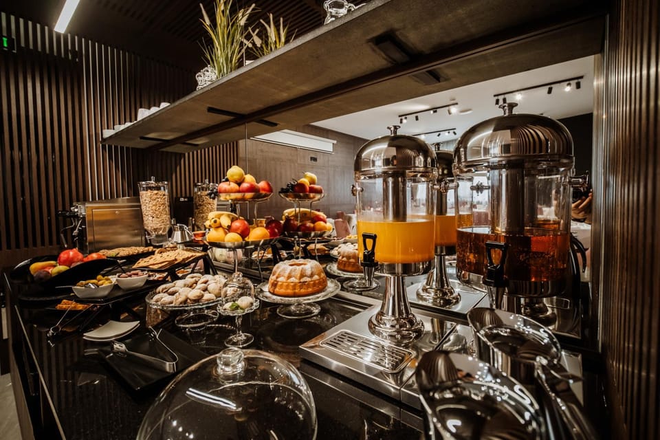 Food, Non alcoholic drinks