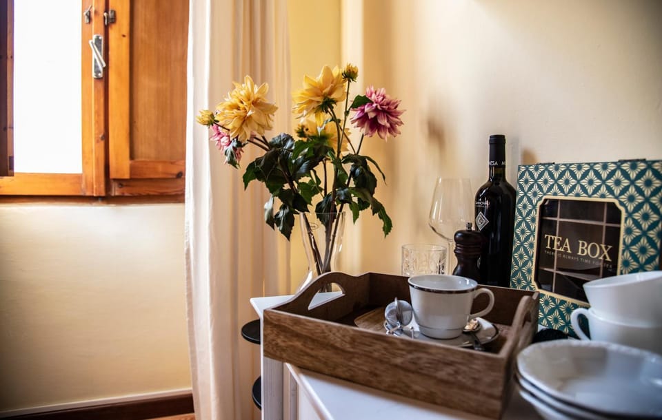 Coffee/tea facilities, Drinks, Alcoholic drinks