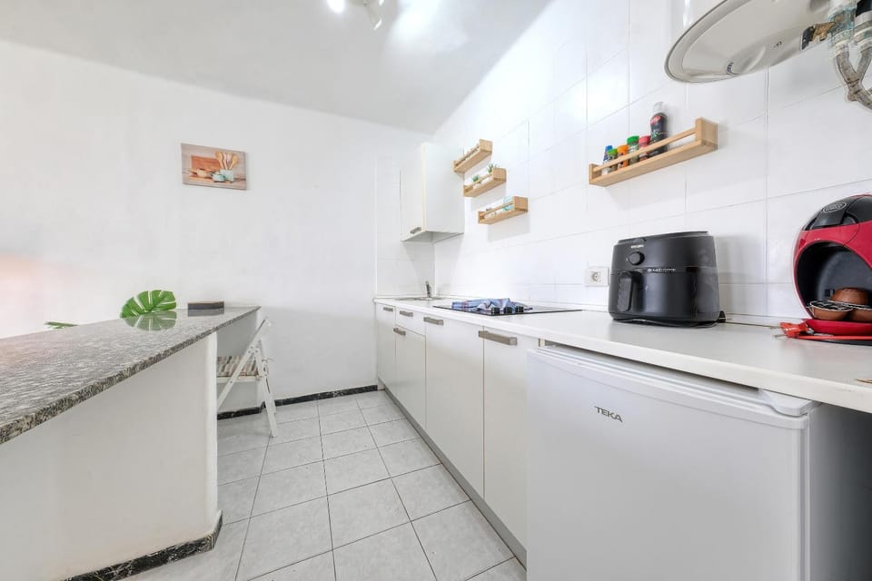 Kitchen or kitchenette, kitchen